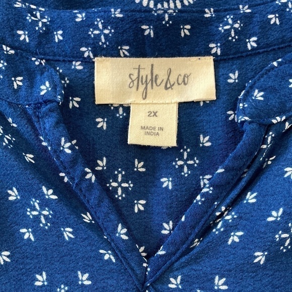 Style and Co plus size short sleeve split neck - Picture 4 of 5